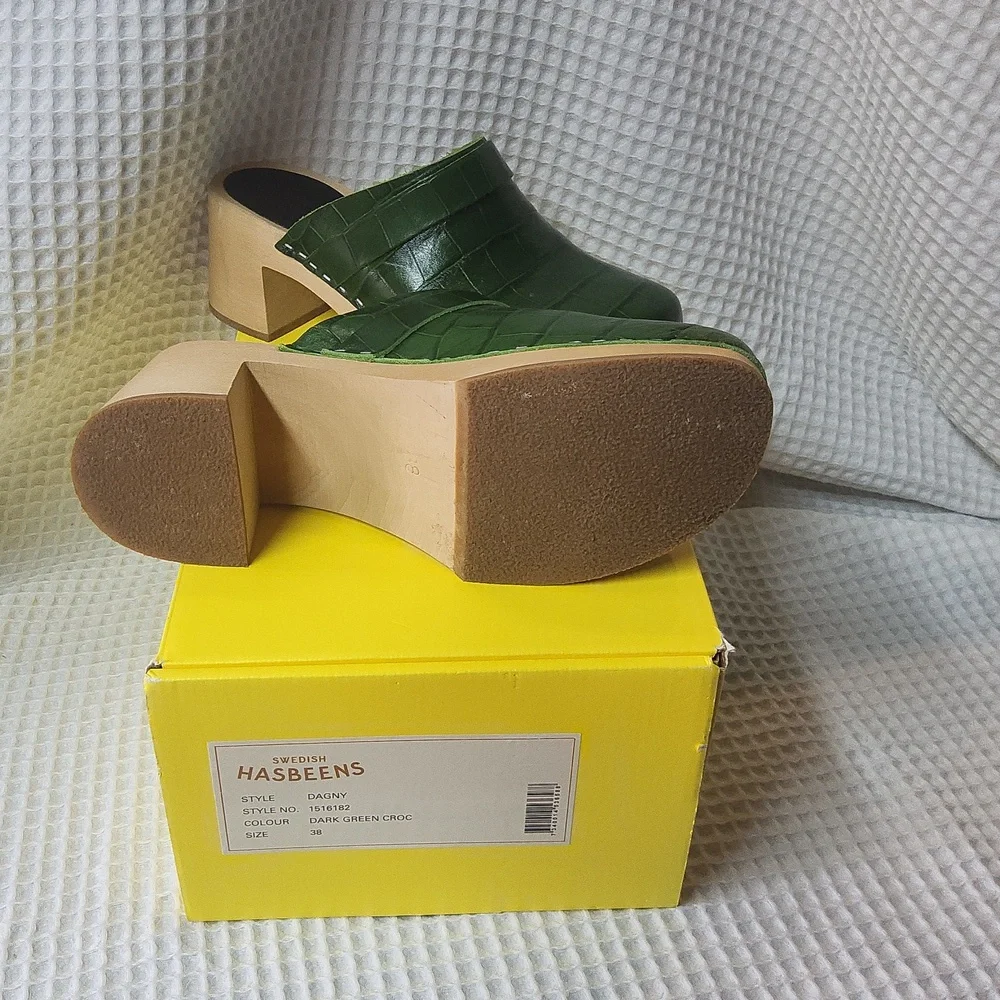 Swedish Hasbeens Green Croc-Embossed Leather Clogs - Picture 2 of 3